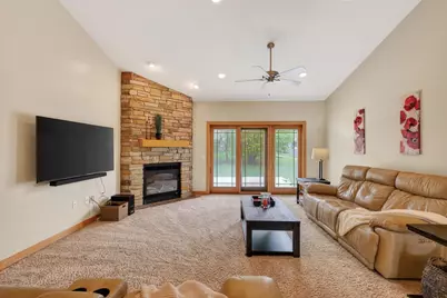 325 Breckenridge Road, Verona, WI 53593 - Photo 2