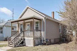 131 W Cotton St, Fond du Lac, WI 54935 - Photo 2