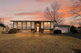 815 Florence St, Fort Atkinson, WI 53538 - Photo 2