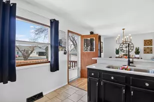 815 Florence St, Fort Atkinson, WI 53538 - Photo 10