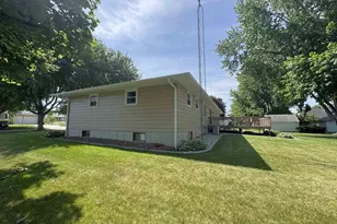 723 27th Ave, Monroe, WI 53566 - Photo 4
