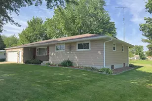 723 27th Ave, Monroe, WI 53566 - Photo 2