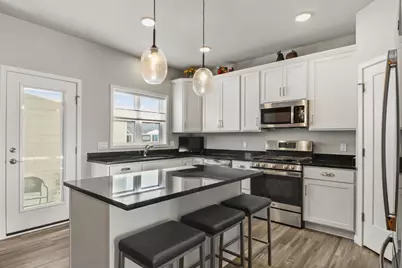 2812 Frisee Drive, Fitchburg, WI 53711 - Photo 8