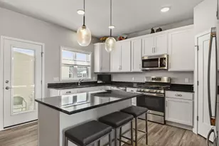 2812 Frisee Dr, Fitchburg, WI 53711 - Photo 8