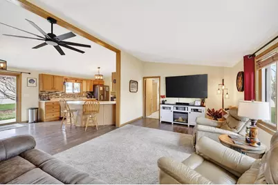 204 Westcott Street, Pardeeville, WI 53954 - Photo 2