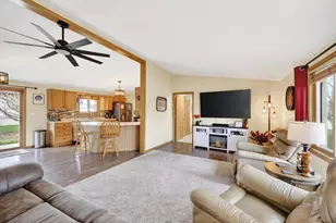 204 Westcott St, Pardeeville, WI 53954 - Photo 2