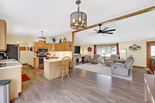 204 Westcott St, Pardeeville, WI 53954 - Photo 4