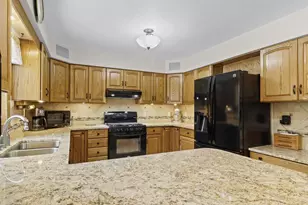 E10471 Pine Cir, Prairie Du Sac, WI 53578 - Photo 12