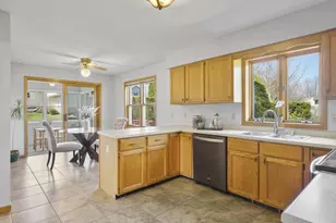 718 Mellum Dr, Stoughton, WI 53589 - Photo 14