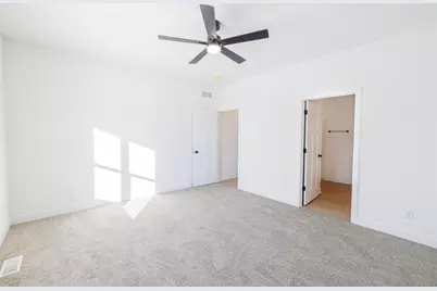 3810 N Woodbury Lane, Janesville, WI 53545 - Photo 8