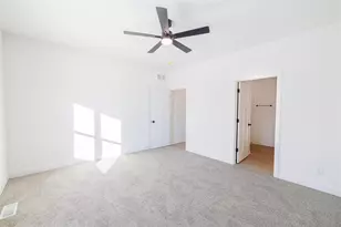 3810 N Woodbury Ln, Janesville, WI 53545 - Photo 8