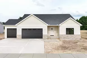 3810 N Woodbury Ln, Janesville, WI 53545 - Photo 1