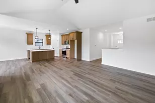 3810 N Woodbury Ln, Janesville, WI 53545 - Photo 8