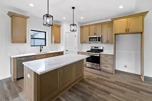 3810 N Woodbury Ln, Janesville, WI 53545 - Photo 10