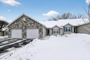 185 N Musket Ridge Dr, Sun Prairie, WI 53590 - Photo 1