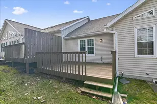 185 N Musket Ridge Dr, Sun Prairie, WI 53590 - Photo 8