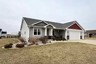 441 Hickory St, Janesville, WI 53536 - Photo 2