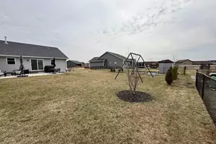 441 Hickory St, Janesville, WI 53536 - Photo 8