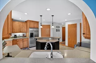 2265 Innsbrooke Dr, Sun Prairie, WI 53590 - Photo 4