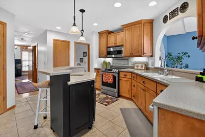 2265 Innsbrooke Drive, Sun Prairie, WI 53590 - Photo 6