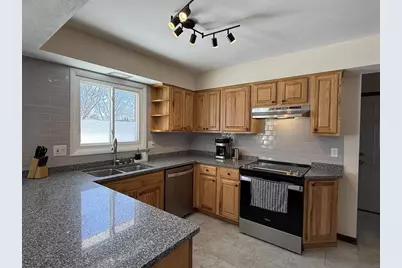 1121 Erie Drive, Janesville, WI 53545 - Photo 4