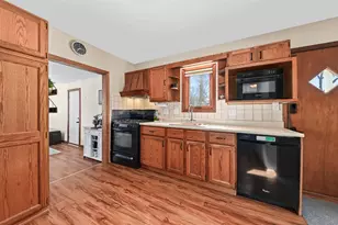 2604 N 112th St, Wauwatosa, WI 53226 - Photo 4