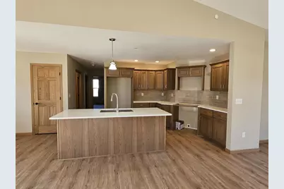 915 Suthrland Avenue, Janesville, WI 53545 - Photo 18