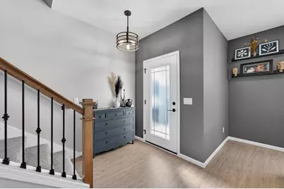 828 Shadowwood Trail, Sun Prairie, WI 53590 - Photo 2