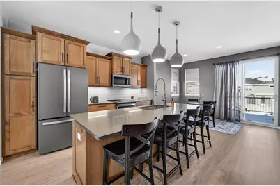 828 Shadowwood Trail, Sun Prairie, WI 53590 - Photo 8