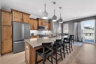 828 Shadowwood Trl, Sun Prairie, WI 53590 - Photo 8