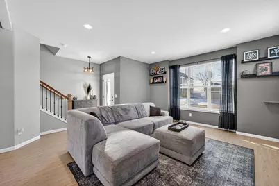 828 Shadowwood Trail, Sun Prairie, WI 53590 - Photo 6