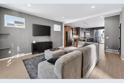 828 Shadowwood Trail, Sun Prairie, WI 53590 - Photo 4