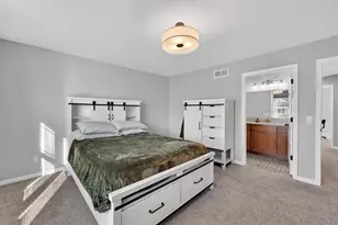 828 Shadowwood Trl, Sun Prairie, WI 53590 - Photo 18