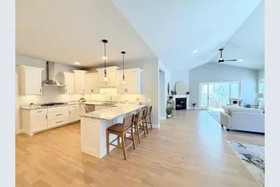 Unit 8 Deer Hollow Court, DeForest, WI 53532 - Photo 8