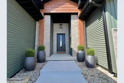 1813 Arbor Ridge Way, Janesville, WI 53548 - Photo 4