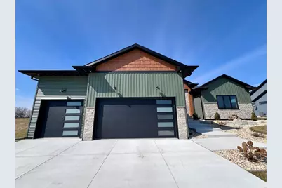 1813 Arbor Ridge Way, Janesville, WI 53548 - Photo 2