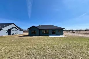 1813 Arbor Ridge Way, Janesville, WI 53548 - Photo 32