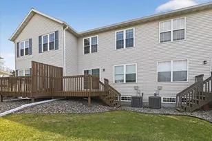 213 N Musket Ridge Dr, Sun Prairie, WI 53590 - Photo 4