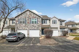 213 N Musket Ridge Dr, Sun Prairie, WI 53590 - Photo 2