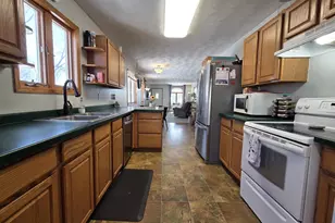 304 Breezy Point Dr, Pardeeville, WI 53954 - Photo 2