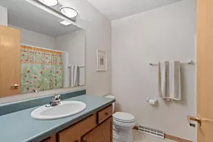 3343 N Stone Creek Cir, Madison, WI 53719 - Photo 14