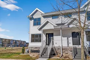 2807 Crinkle Root Dr, Fitchburg, WI 53711 - Photo 4