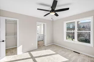 2807 Crinkle Root Dr, Fitchburg, WI 53711 - Photo 34