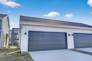 2809 Crinkle Root Dr, Fitchburg, WI 53711 - Photo 10