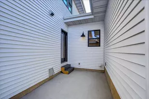 2809 Crinkle Root Dr, Fitchburg, WI 53711 - Photo 8