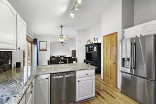 840 Vista Ridge Dr, Mount Horeb, WI 53572 - Photo 8