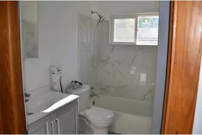 5604 Bjelde Lane, Monona, WI 53716 - Photo 8