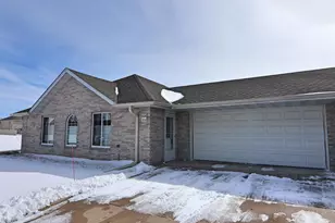 624 E Market St, Elkhorn, WI 53121 - Photo 2