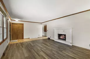 120 Walmar Dr, Sun Prairie, WI 53590 - Photo 4