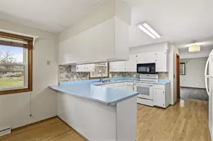 120 Walmar Dr, Sun Prairie, WI 53590 - Photo 12